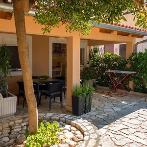  Apartment Apartman Ana